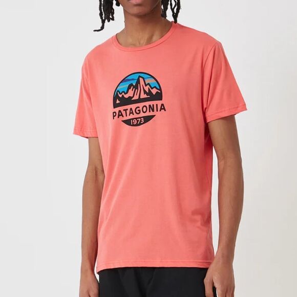 Patagonia Men’s Fitz Roy Scope Spiced Red T-Shirt Size Large - Picture 4 of 4